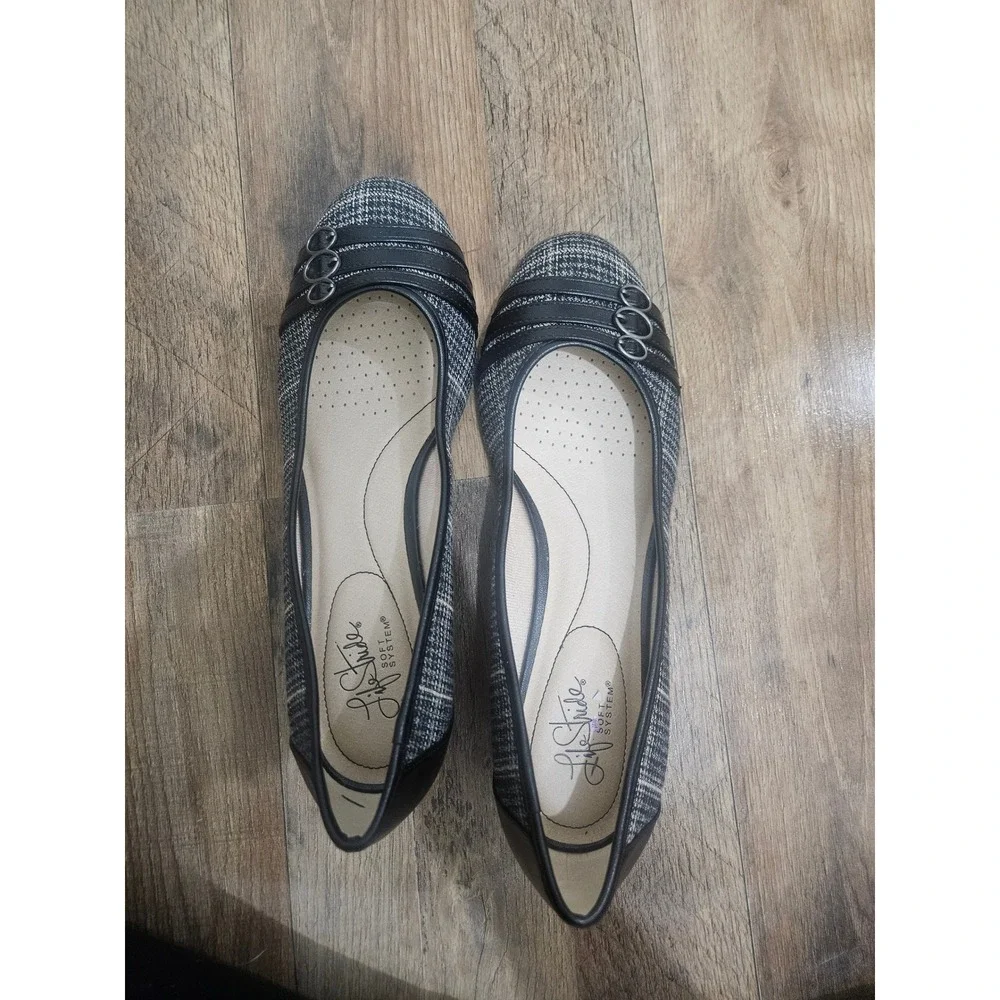 LifeStride‎ Fawn Grey Plaid Wedge Pumps Black Straps Soft System Size 10M